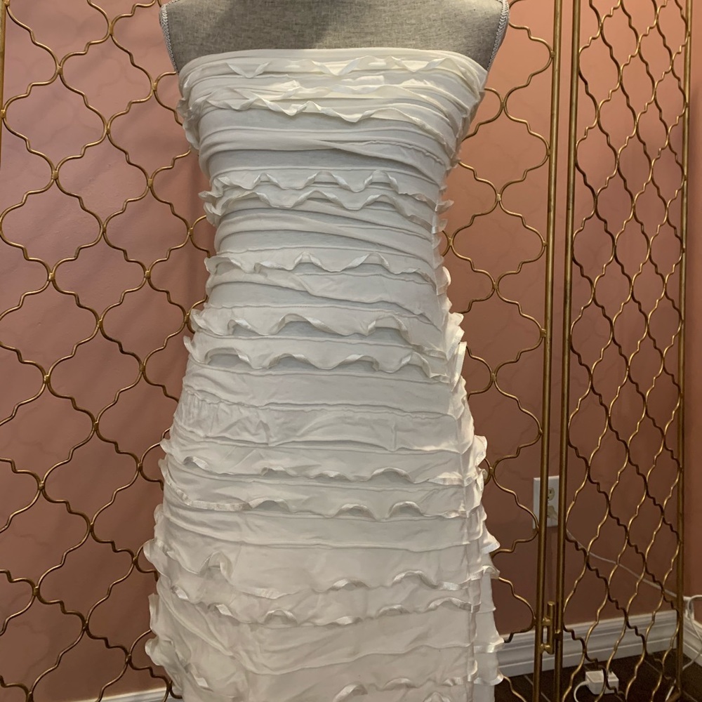 Fitted white party dress